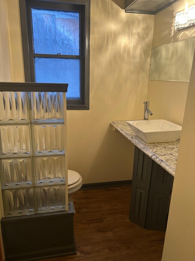 Building Photo - 7840 S Saginaw Ave