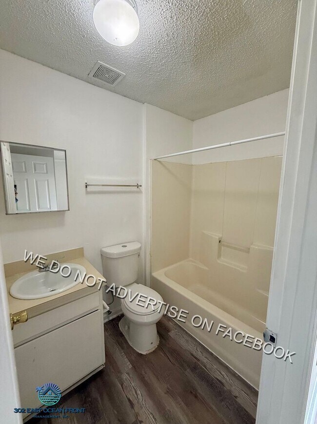 Building Photo - Lovely 4 Bedroom 2 Bathroom now available for rent!