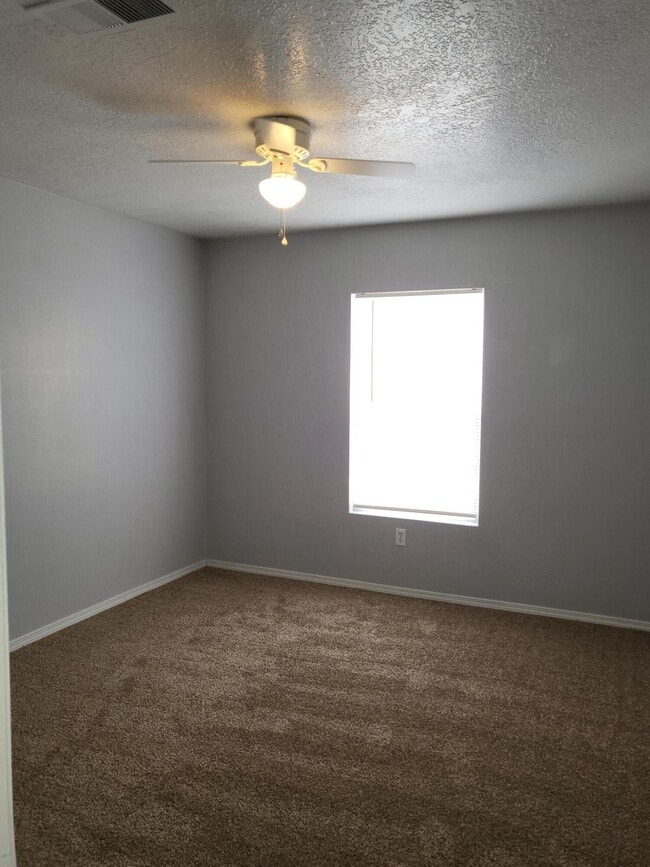 Building Photo - 9367 Vista Clara Loop NW