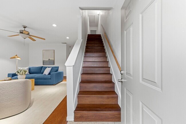 Building Photo - 9850 Pagewood Ln