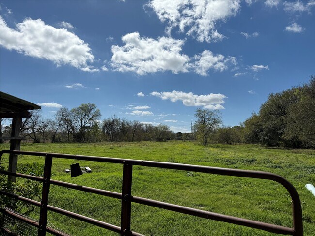 Building Photo - 602 Massey Tompkins Rd