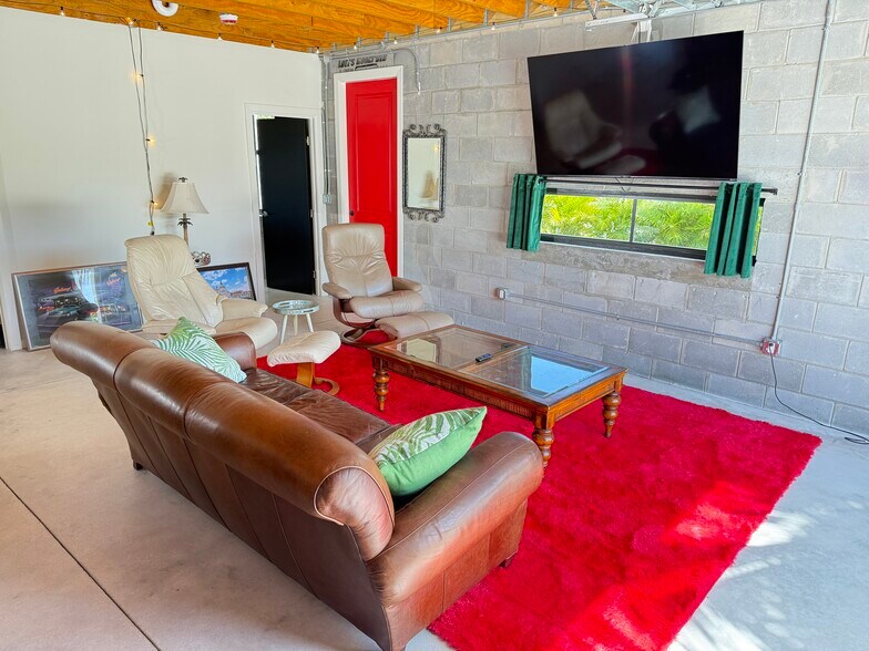 Building Photo - 1335 Churchill Rd