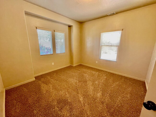 Building Photo - Pet-Friendly Five Bedroom Home w/Office, R...