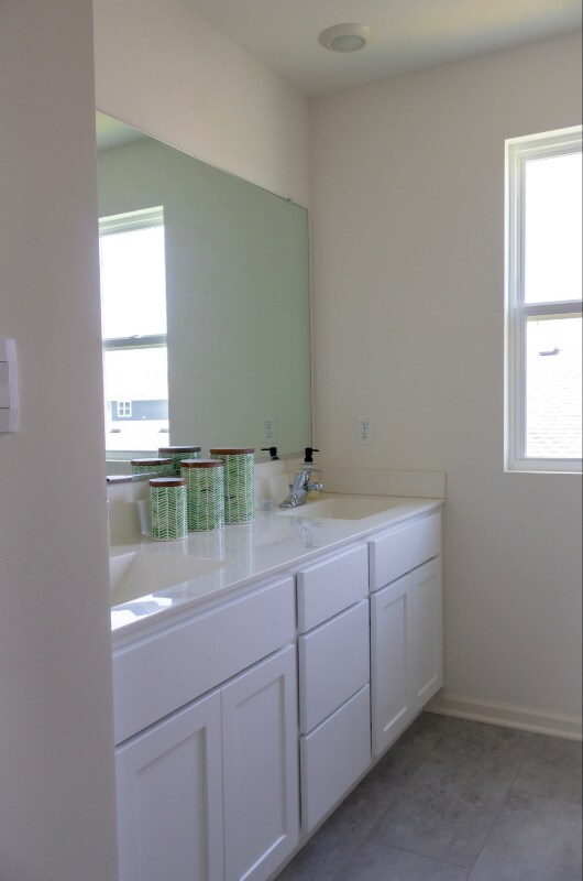 Building Photo - 10550 Azalea Dr