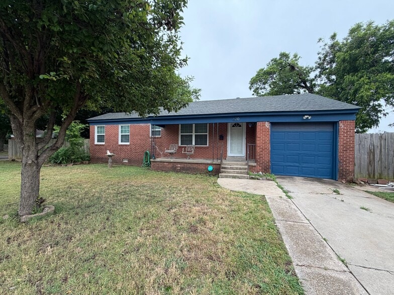 Building Photo - 620 SW 50th St