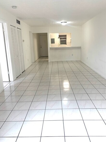 Building Photo - 6055 W 19th Ave
