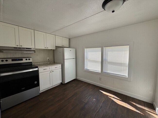 Building Photo - 2 Bedroom / 1 Bath Single wide for Rent – Irvin St, Live Oak, FL