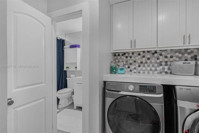 Building Photo - 8770 Azalea Ct
