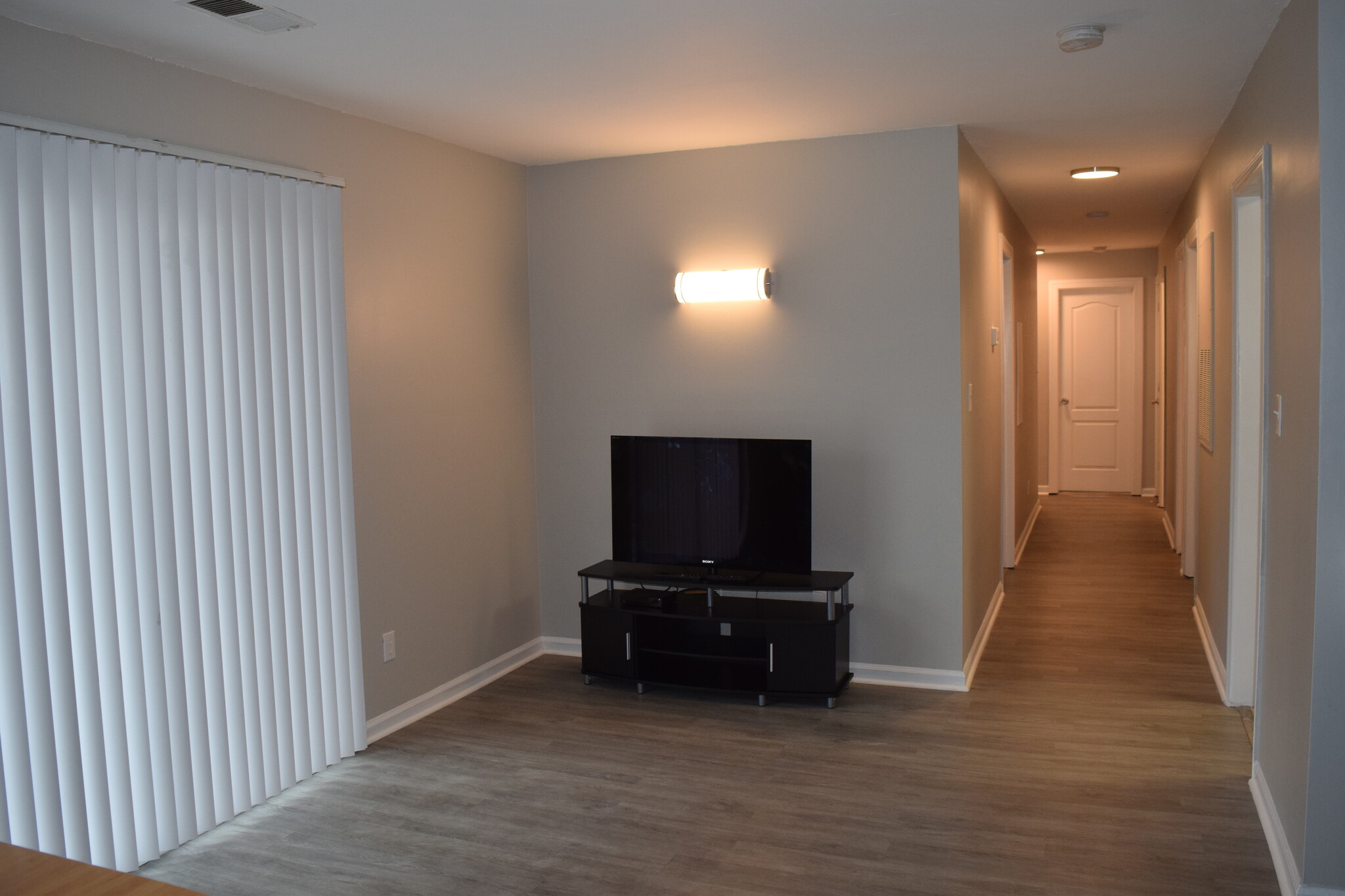 Building Photo - 9548 University Terrace Dr