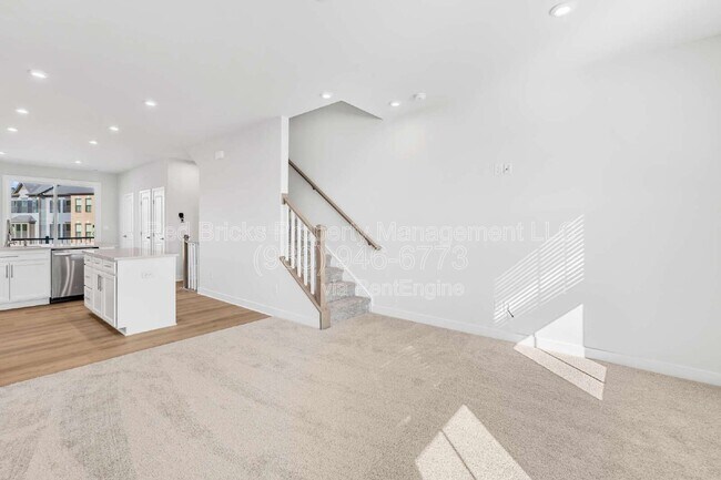 Building Photo - 2833 Statesville Ave