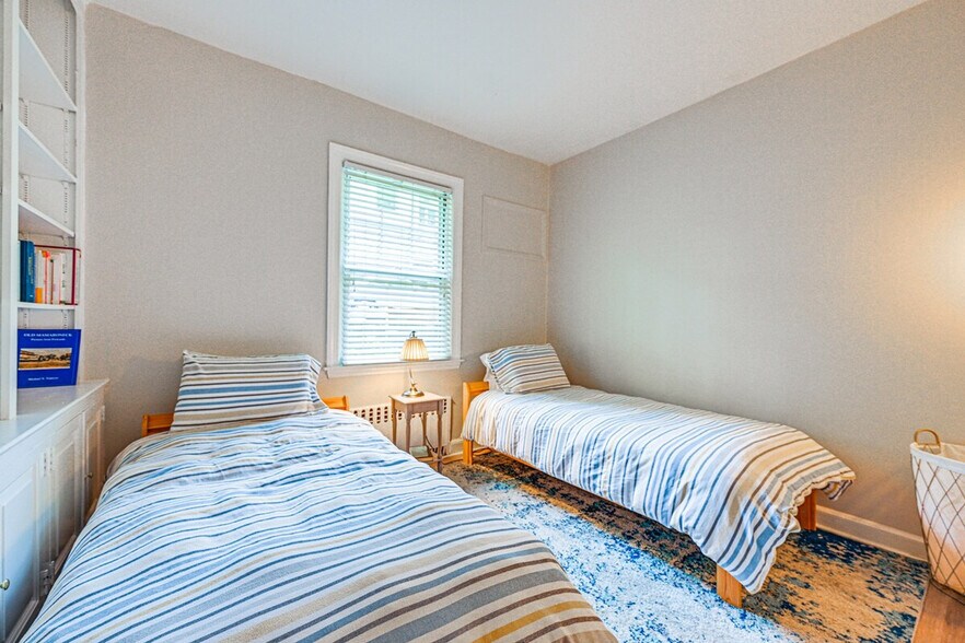 Building Photo - 518 Cortlandt Ave