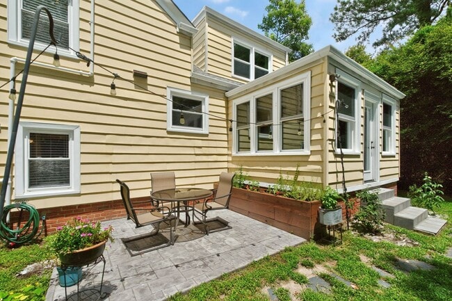 Building Photo - Available September 1st! A First Time Rent...