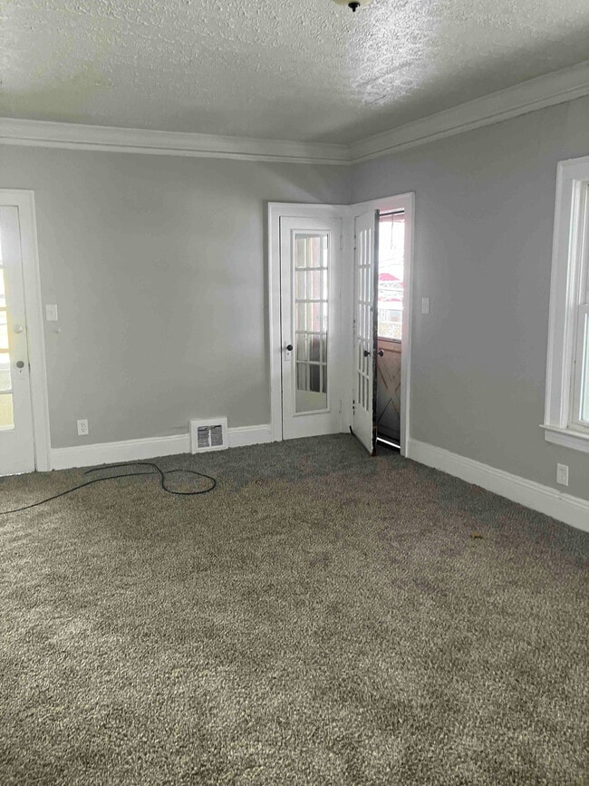 Building Photo - 3615 E 146th St