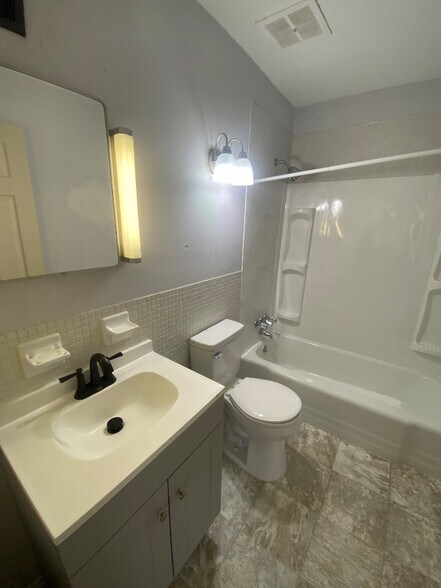 Building Photo - 3741E Morganford