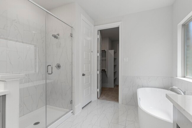 Building Photo - 7019 Winterberry Gln Ln