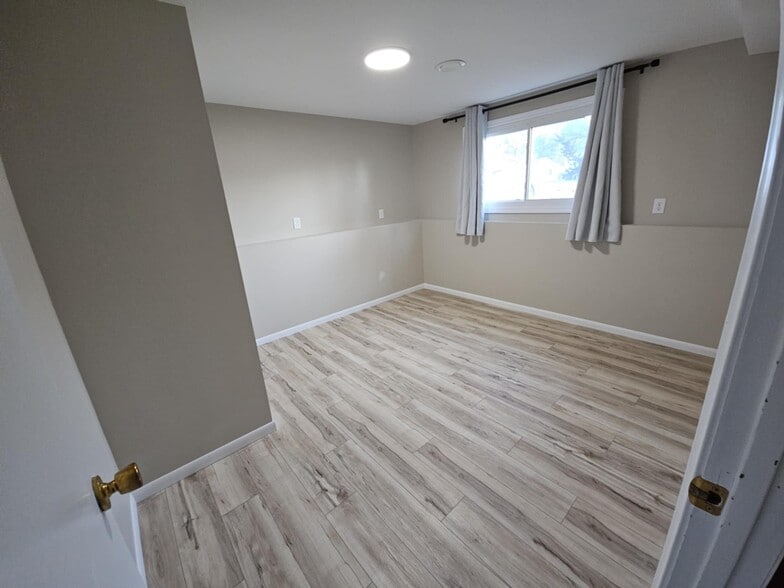 Basement Bedroom 5 - 103 Twinkle Ter