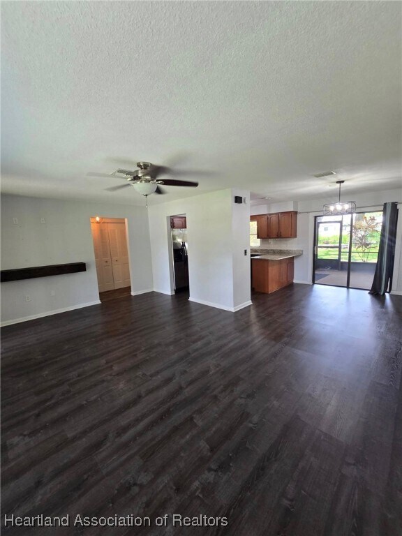 Building Photo - 317 Loon Ave