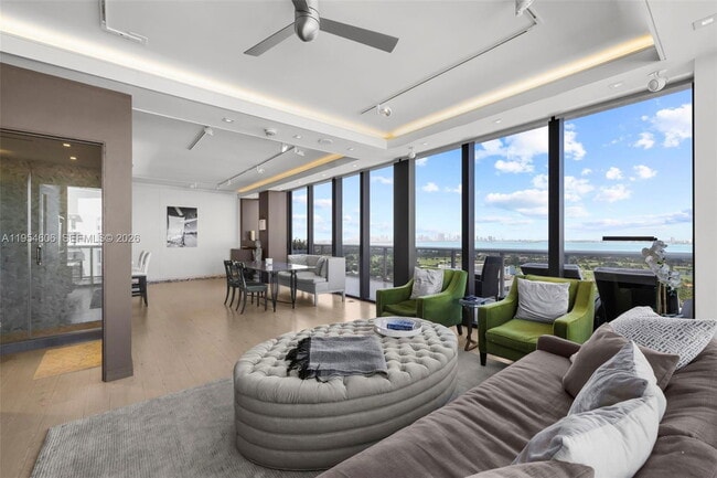 Building Photo - 5875 Collins Ave