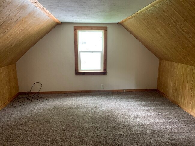 Building Photo - 1241 Burke Ave NE