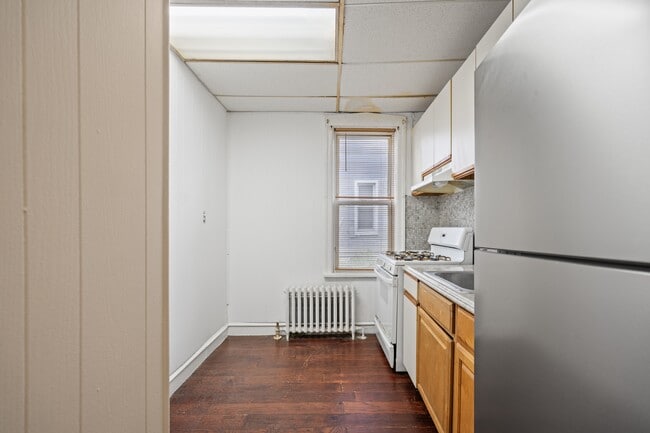 Building Photo - 156 Chestnut Ave