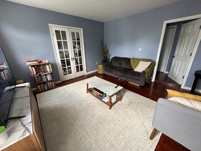 Living room View#2 - 128 E Pleasant Ave