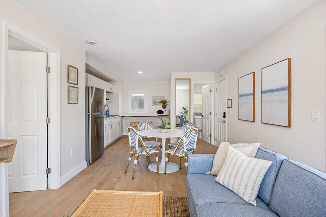 Building Photo - 637 S Orlando Ave