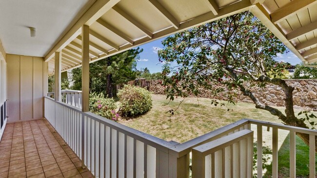 Building Photo - Large Kailua Beachside Home w/ beautiful y...