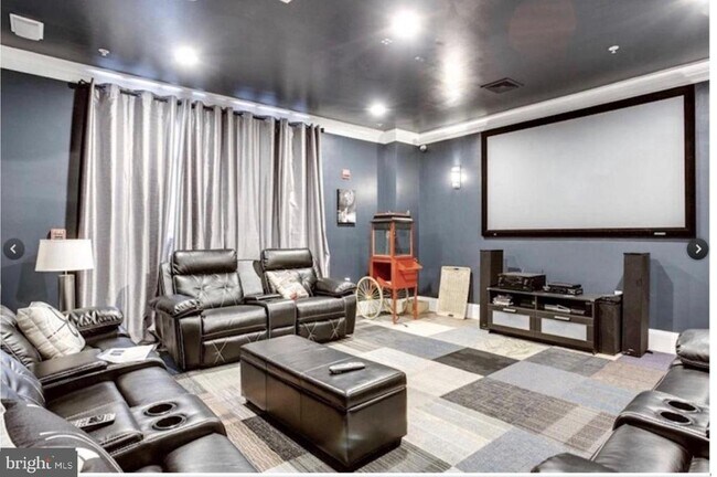 Building Photo - 2465 Army Navy Dr