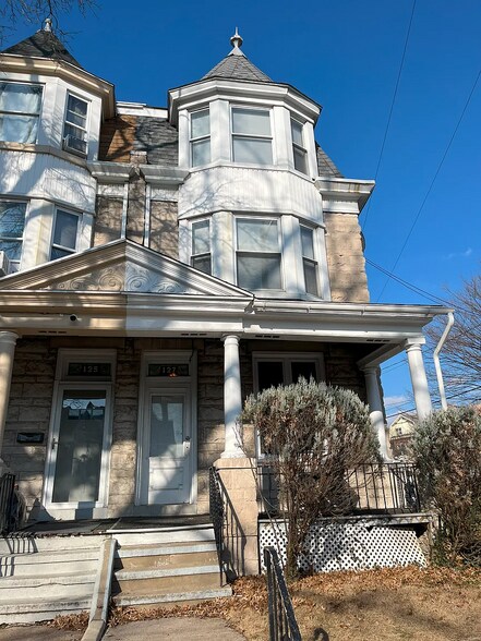 Primary Photo - 127 Spring St