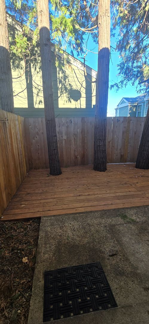 Building Photo - NOW $2,499 (Was $2,599) + $500 OFF First Month if You Move in by April 1!