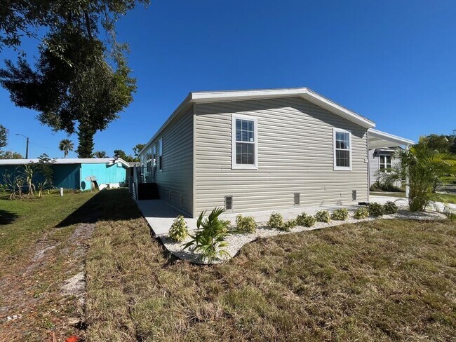 Building Photo - 81 Gazelle Dr