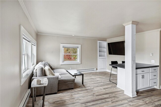 Building Photo - 40 Lakeview Cir