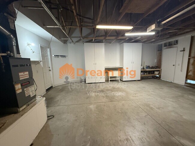 Building Photo - 1585 Stoneykirk Dr