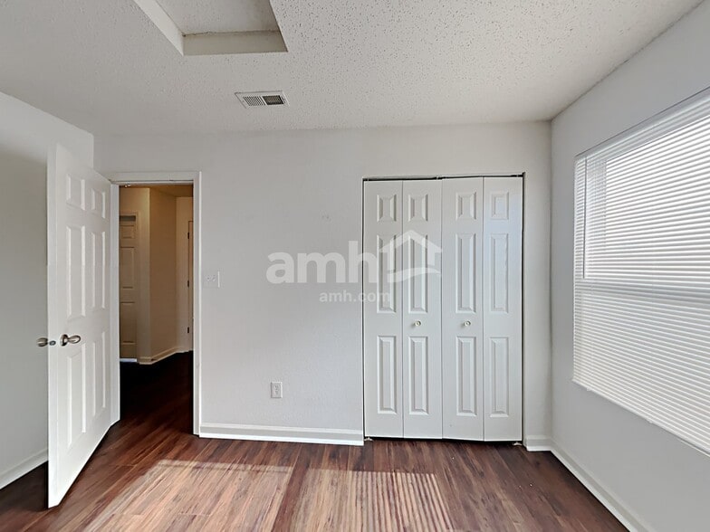 Building Photo - 19446 Prairie Crossing Dr