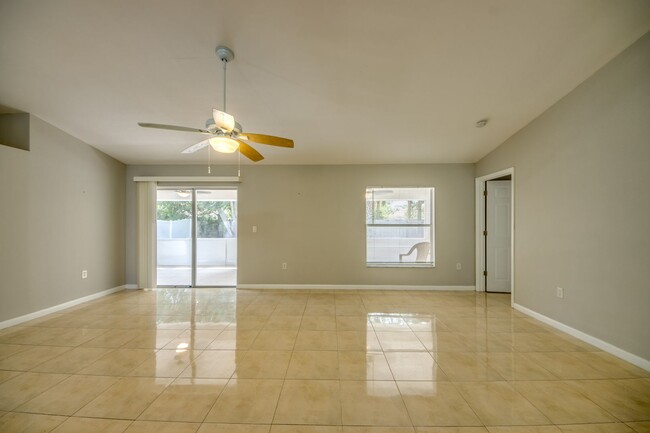 Building Photo - 2462 Nature Pointe Loop