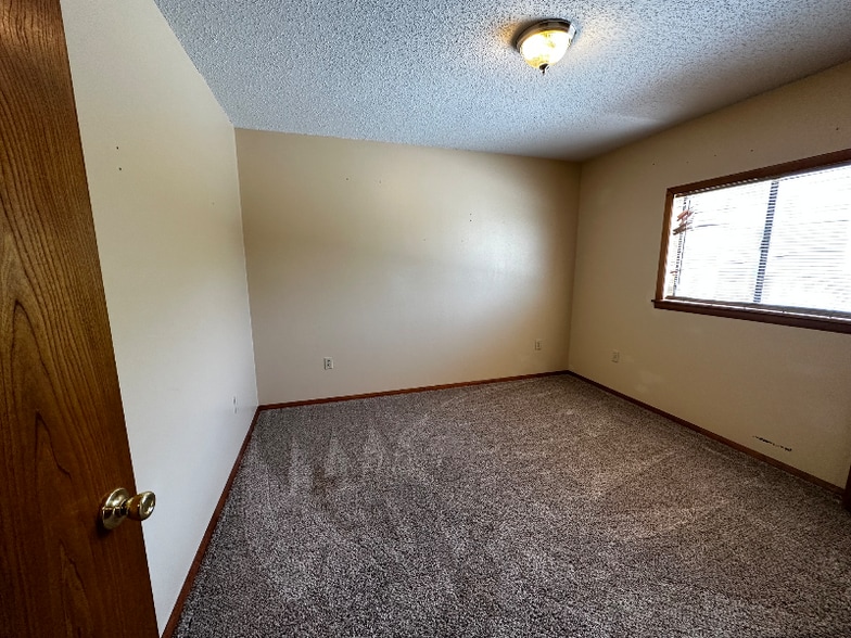 Building Photo - 5 Pleasant Ridge Dr