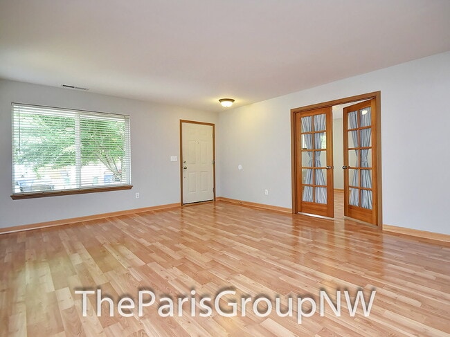Building Photo - Delightful 2005 Cedar River Renton Rambler – Central A/C - Just 5min to Downtown!