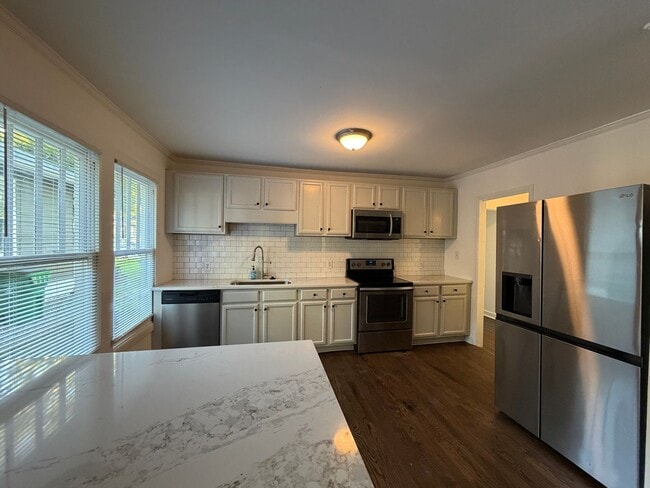 Building Photo - Wilmore Bungalow For Rent