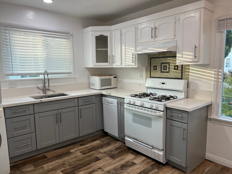 Newly renovated kitchen - 5467 Kinston Ave