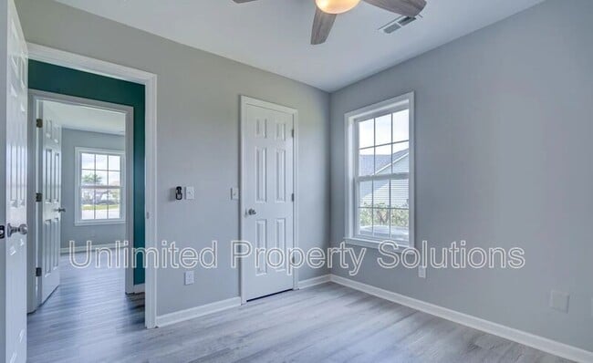 Building Photo - 7518 Whitney Dr