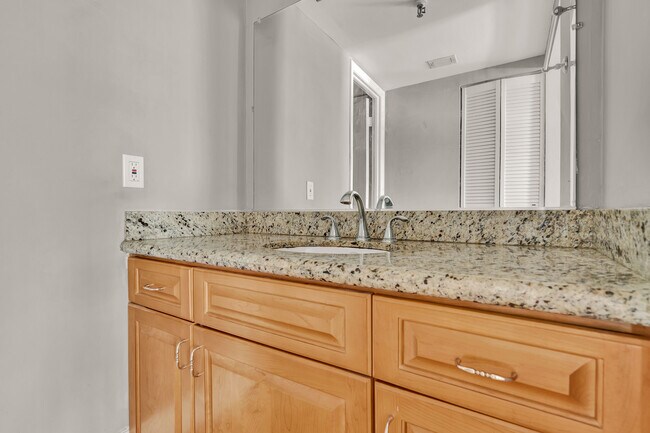 Building Photo - 1345 West Ave