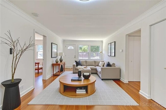 Building Photo - 3946 Green Oak Dr