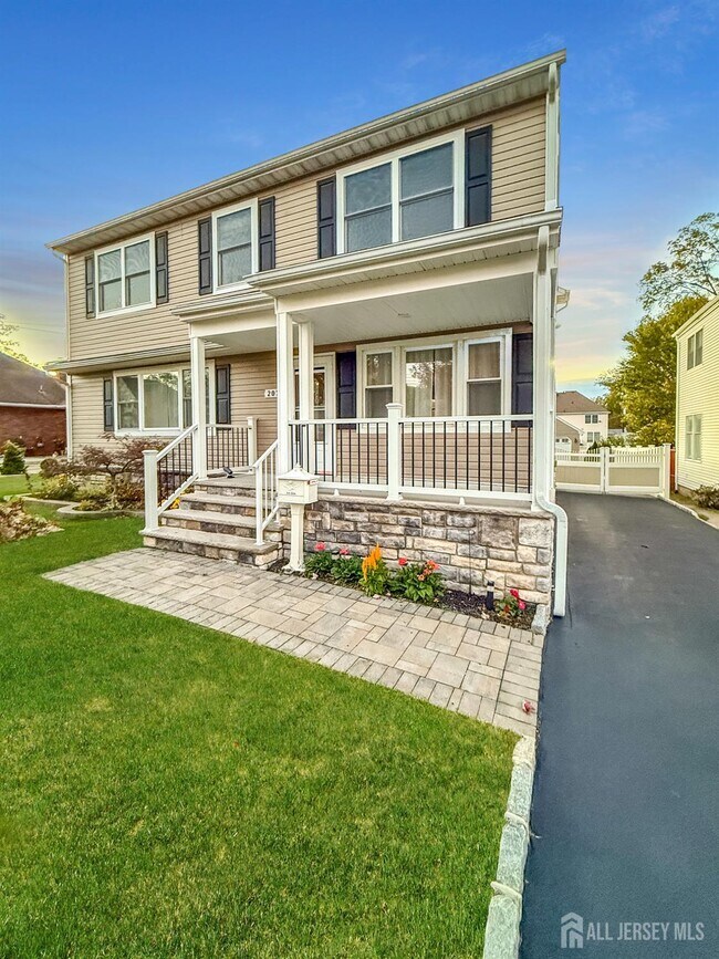 Building Photo - 207 Remsen Ave