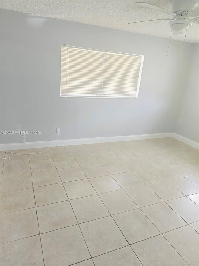 Building Photo - 1140 NW 85th Ave