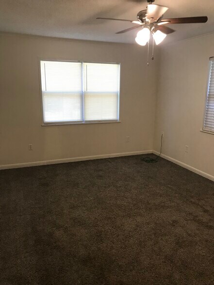 Building Photo - 58 Alice St