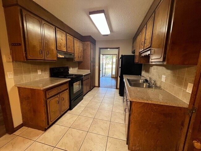 Building Photo - Pensacola - Windermere - 3 Bedroom, 2 Bath...