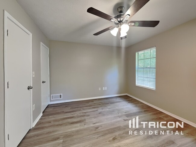 Building Photo - 5708 St Thomas Dr