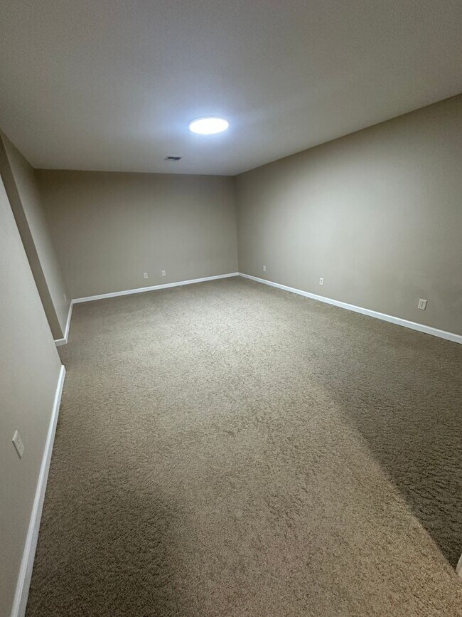 Building Photo - 2810 Jefferson St