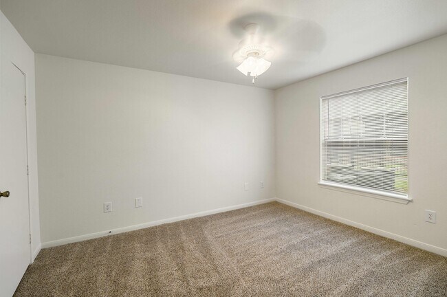 Primary Bedroom, B1 Floorplan - Memorial Heights at Washington