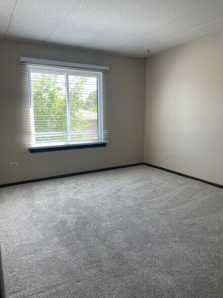 Main bedroom - 13628 Royal Ct